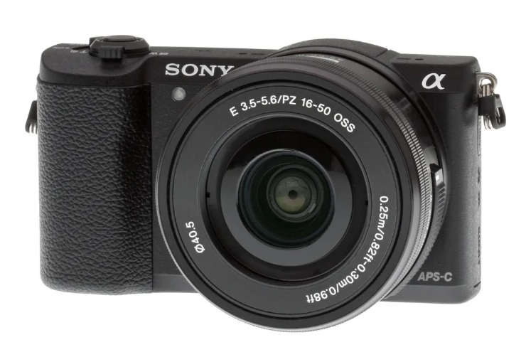 Сменяем обектив Sony Alpha ILCE-5100 комплект за начинаещи